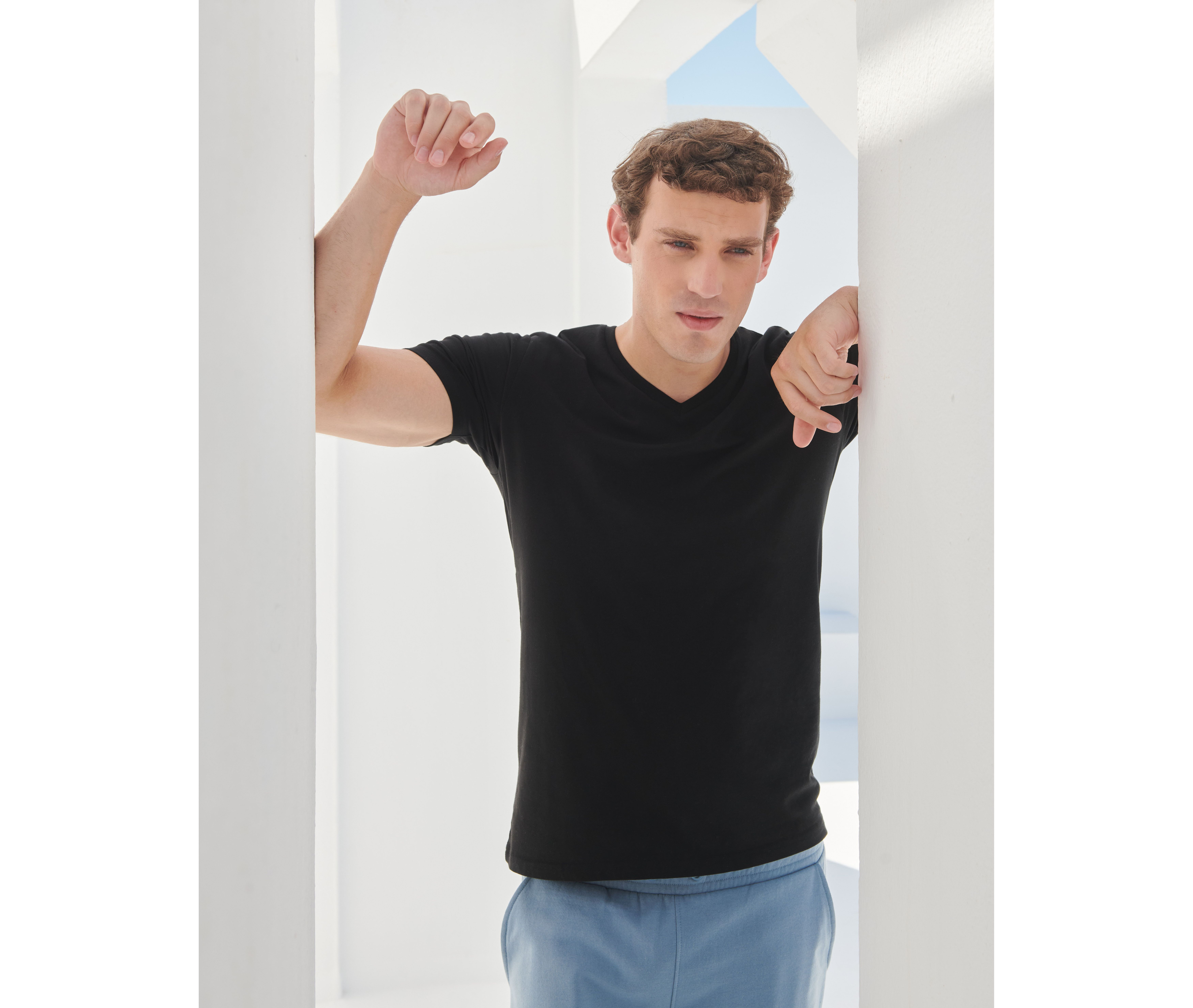 THE FEEL GOOD V-NECK MEN