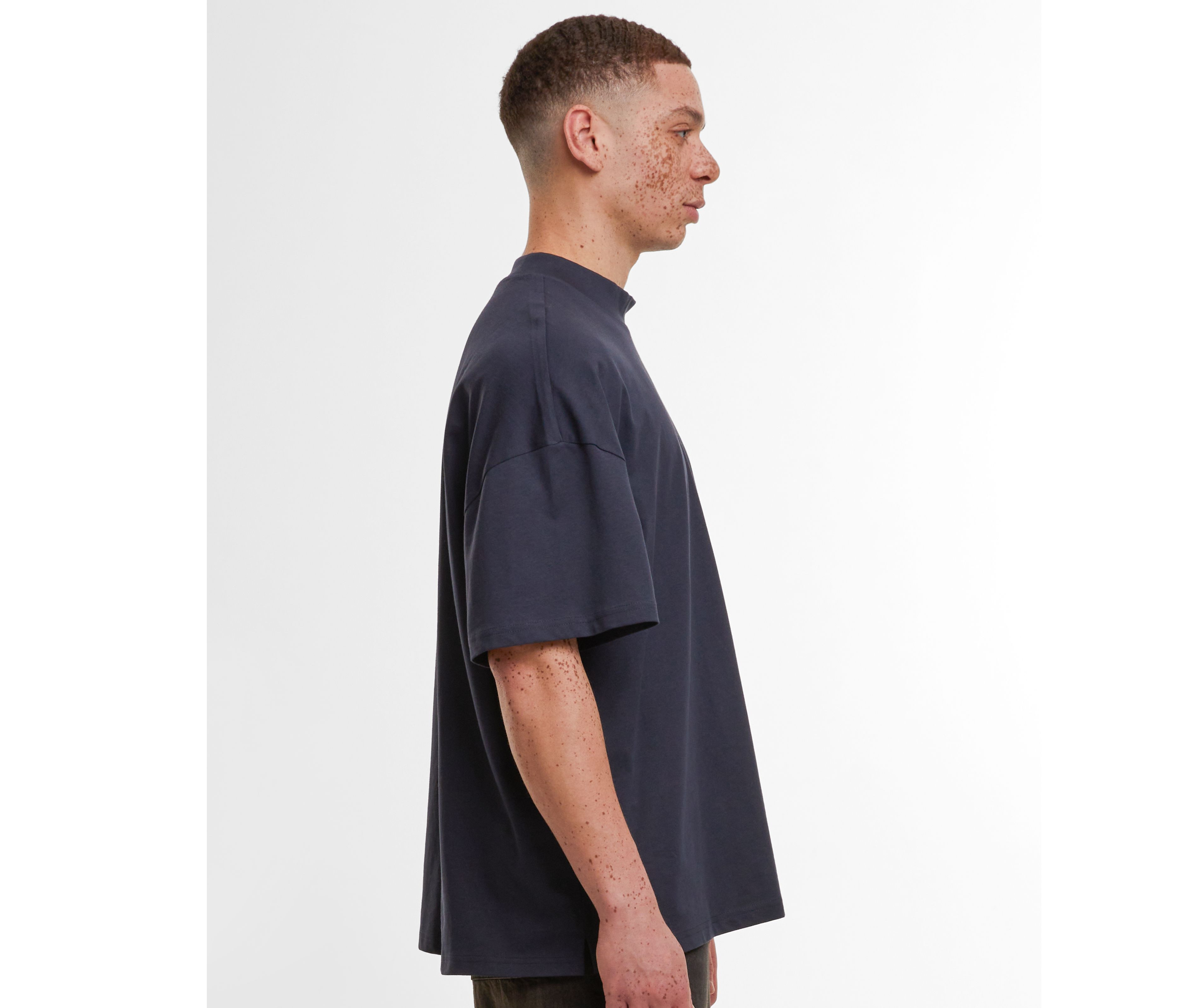 OVERSIZED MOCK NECK TEE