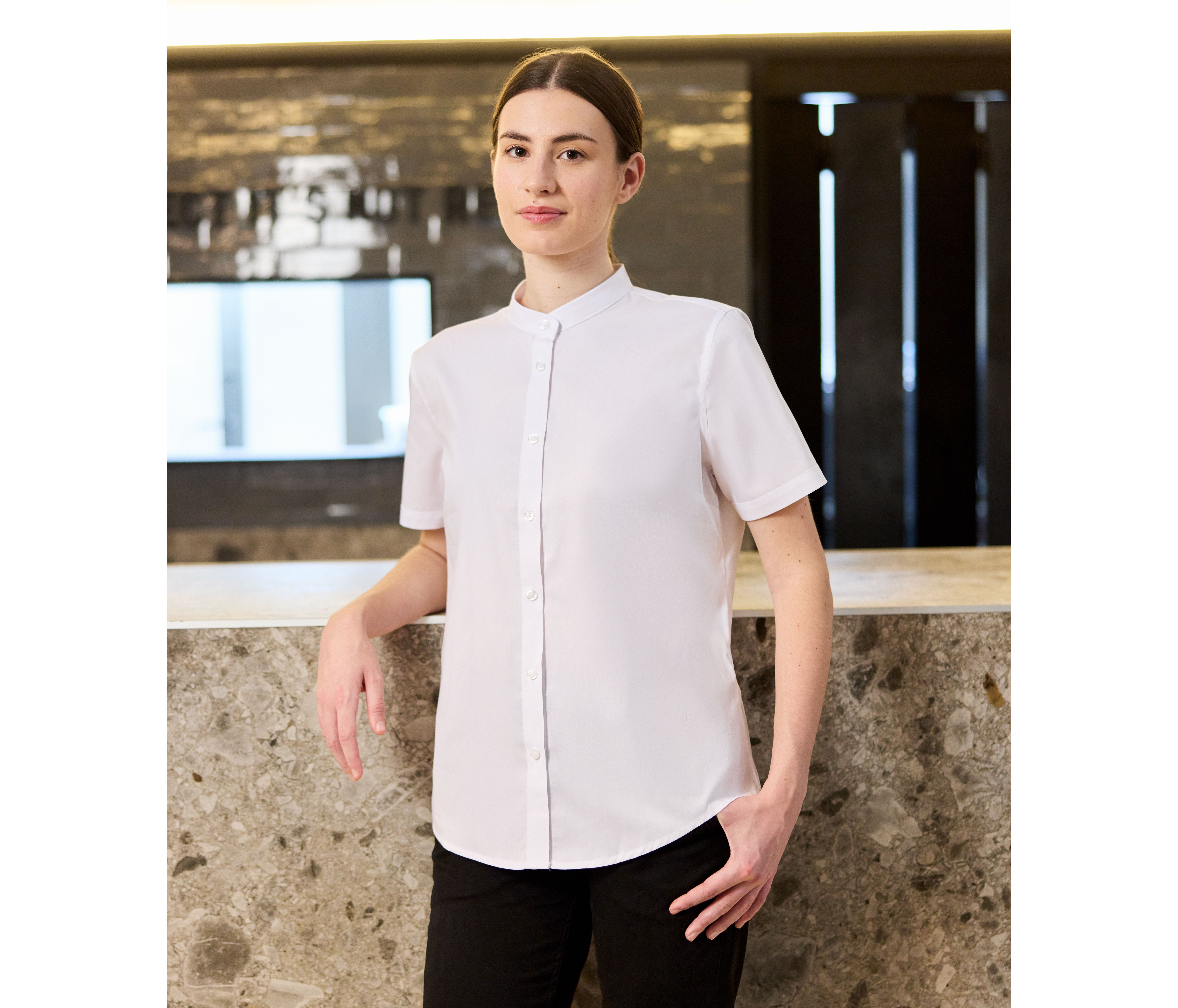 WOMEN'S SHORT-SLEEVE STRETCH SHIRT