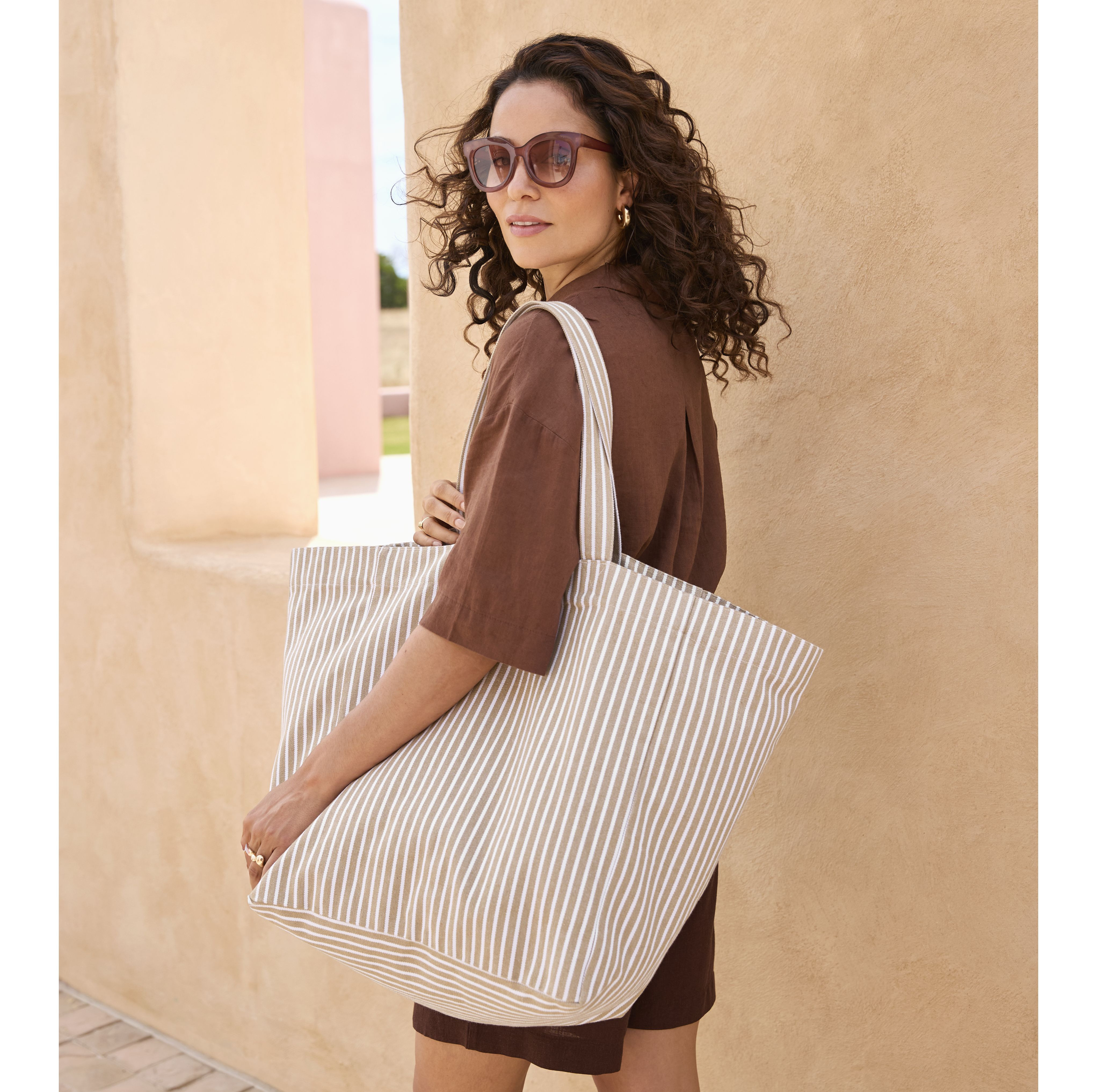 OVERSIZED BEACH BAG