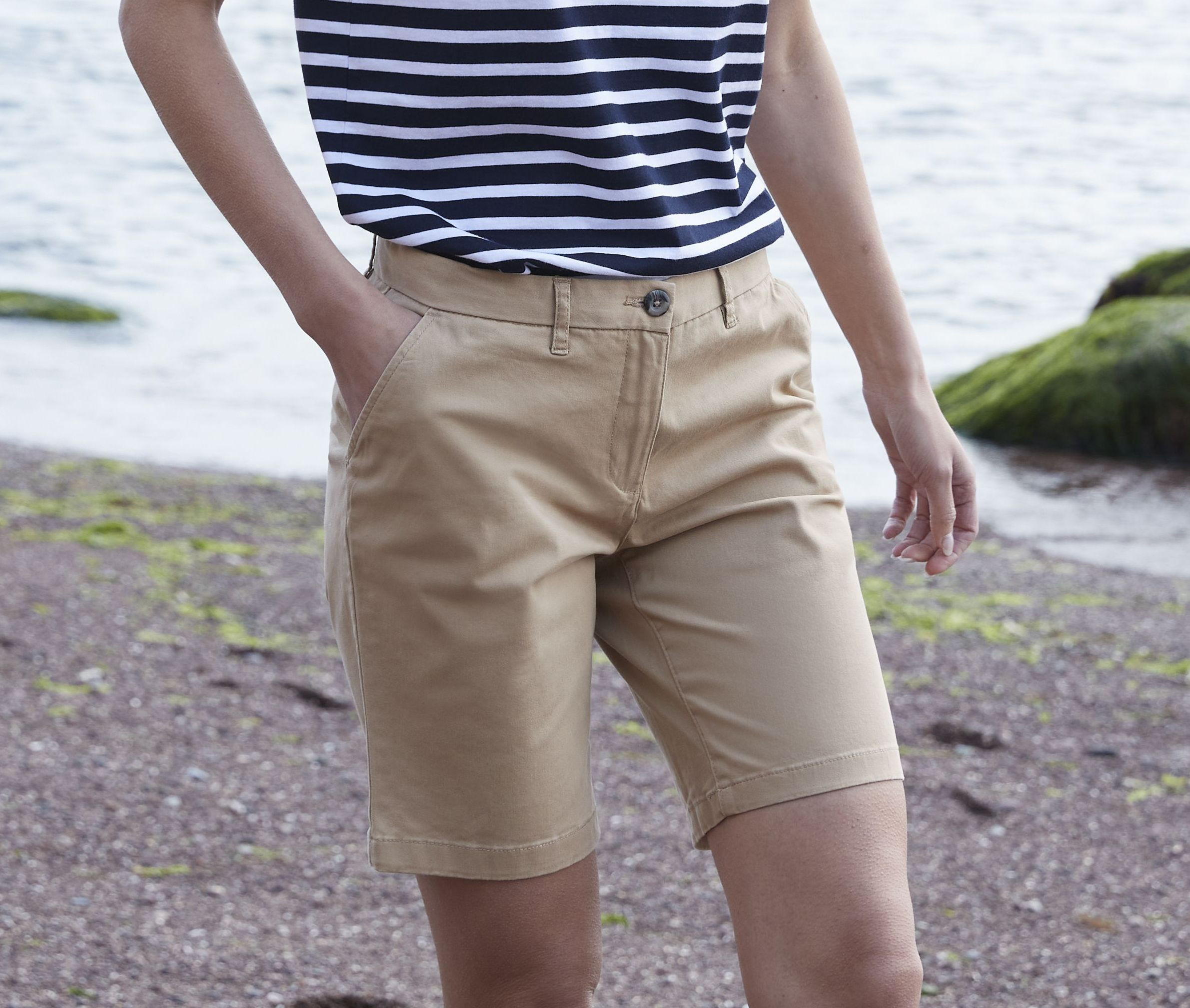 LADIES' STRETCH CHINO SHORTS