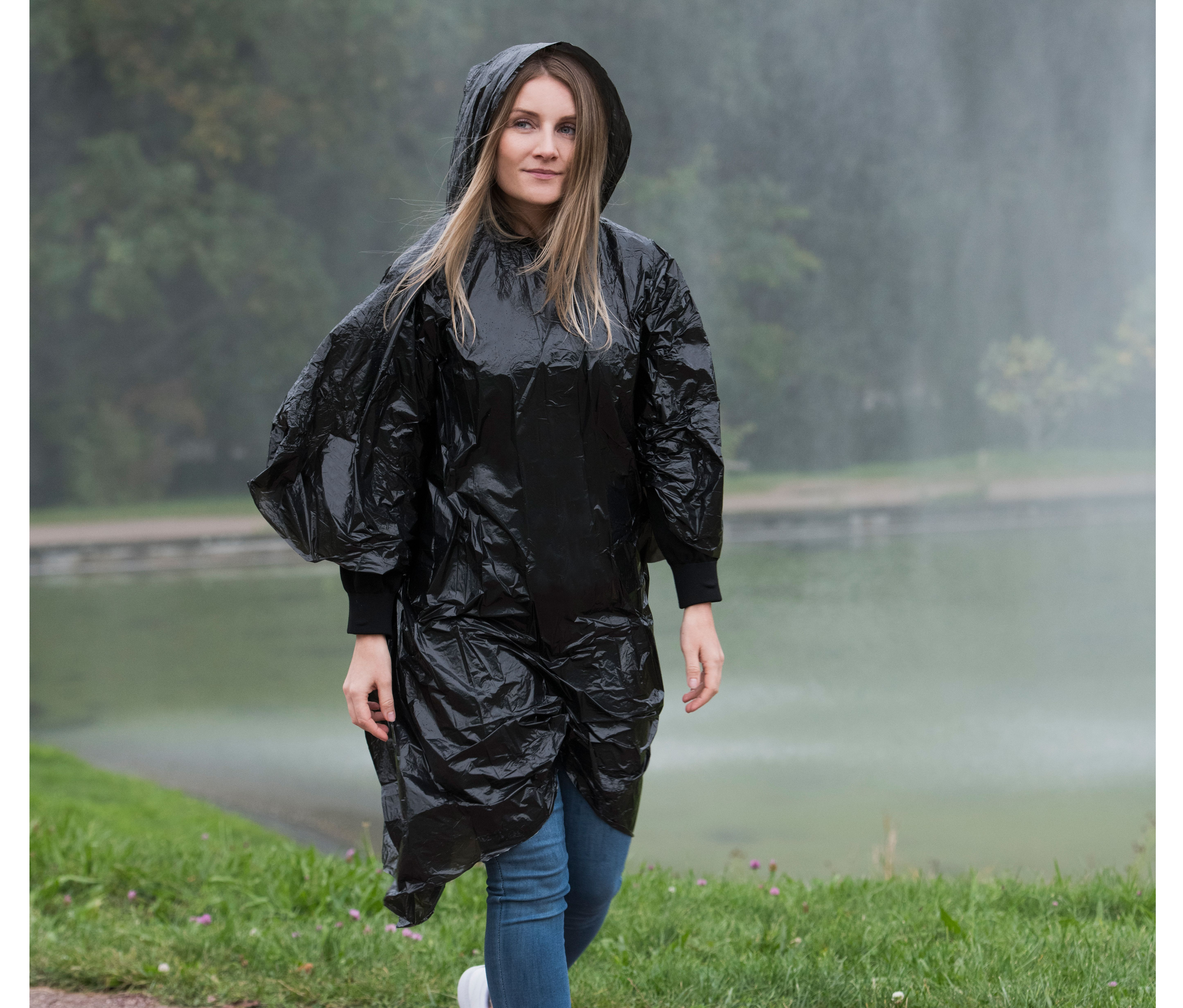 DISPOSABLE RAINING PONCHO "SUMATRA"