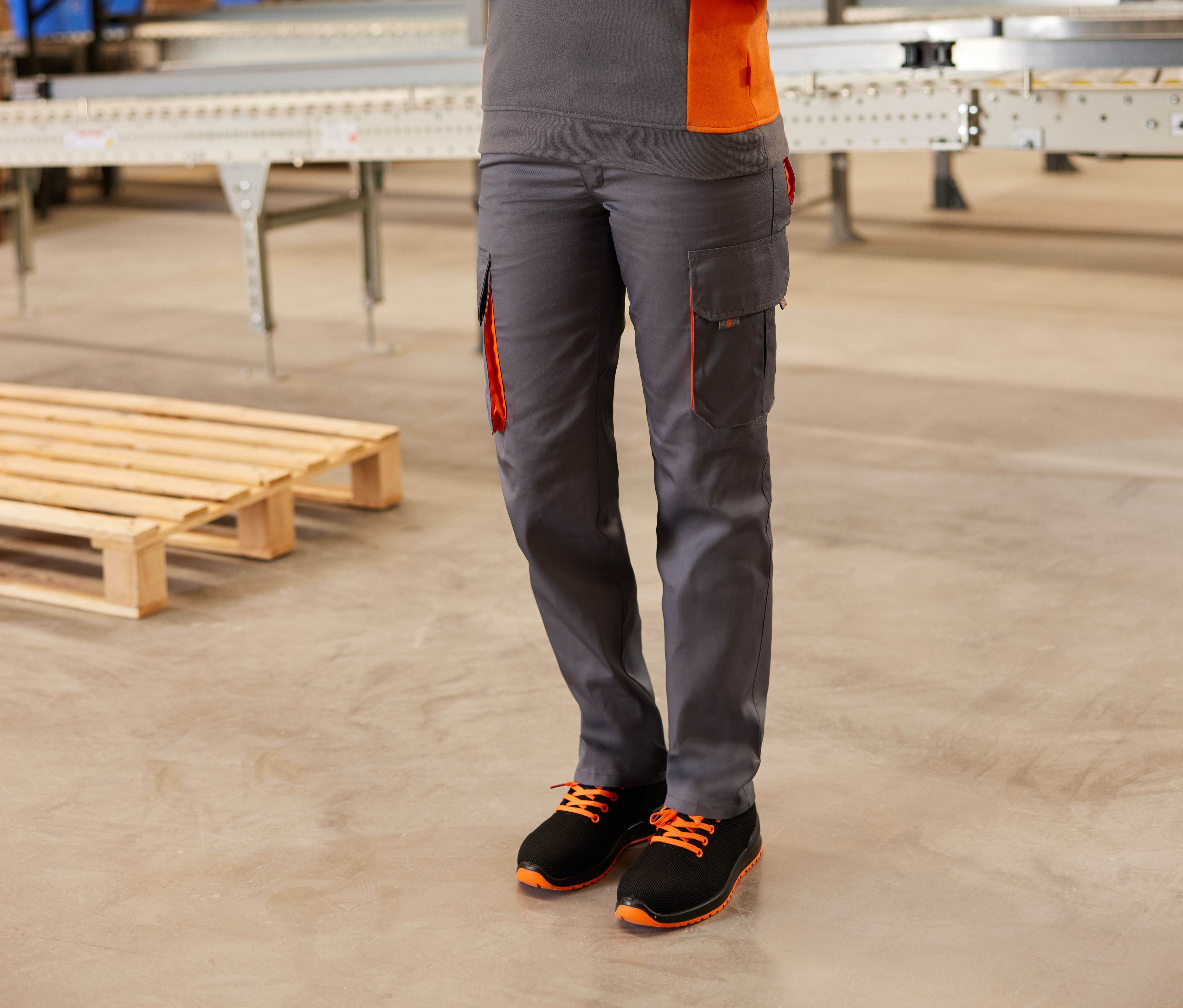 TWO-TONE MULTI-POCKET TROUSERS