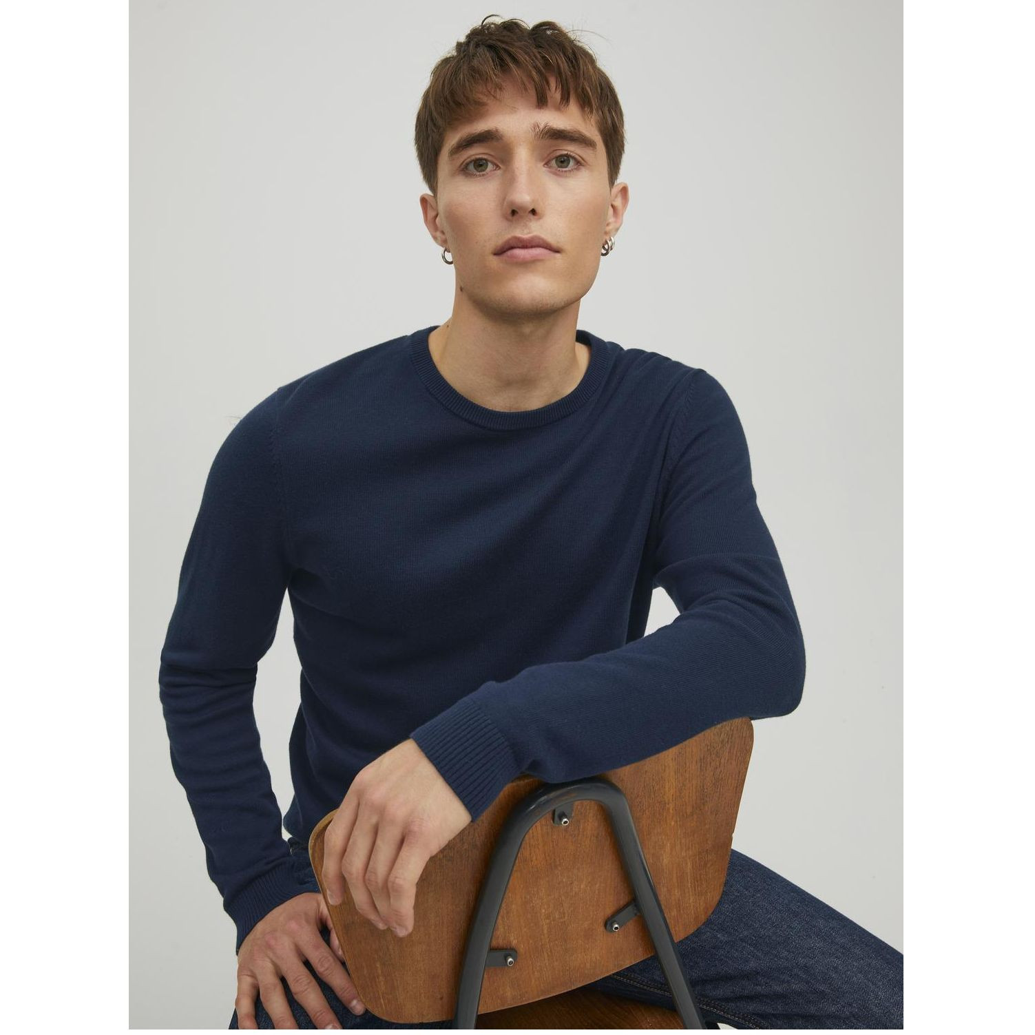 BASIC KNIT CREW NECK