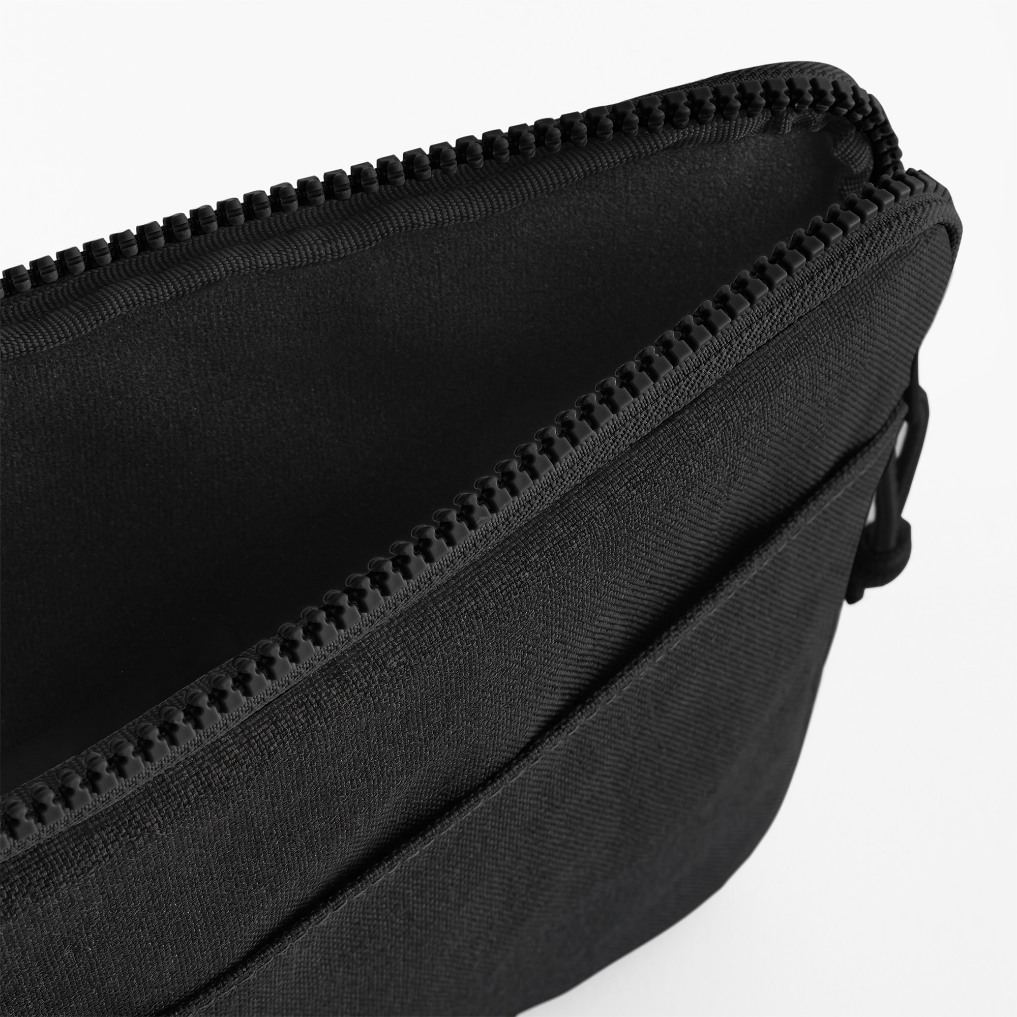 ESSENTIAL LAPTOP CASE 13''